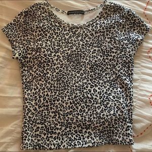 Brandy Melville Leopard Print Crop Top 💙🤍🤎